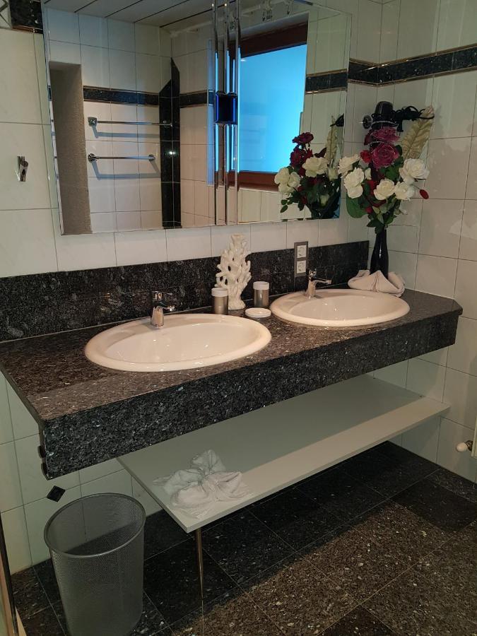 Familienferienhaus Florentine Langenfeld Bagian luar foto