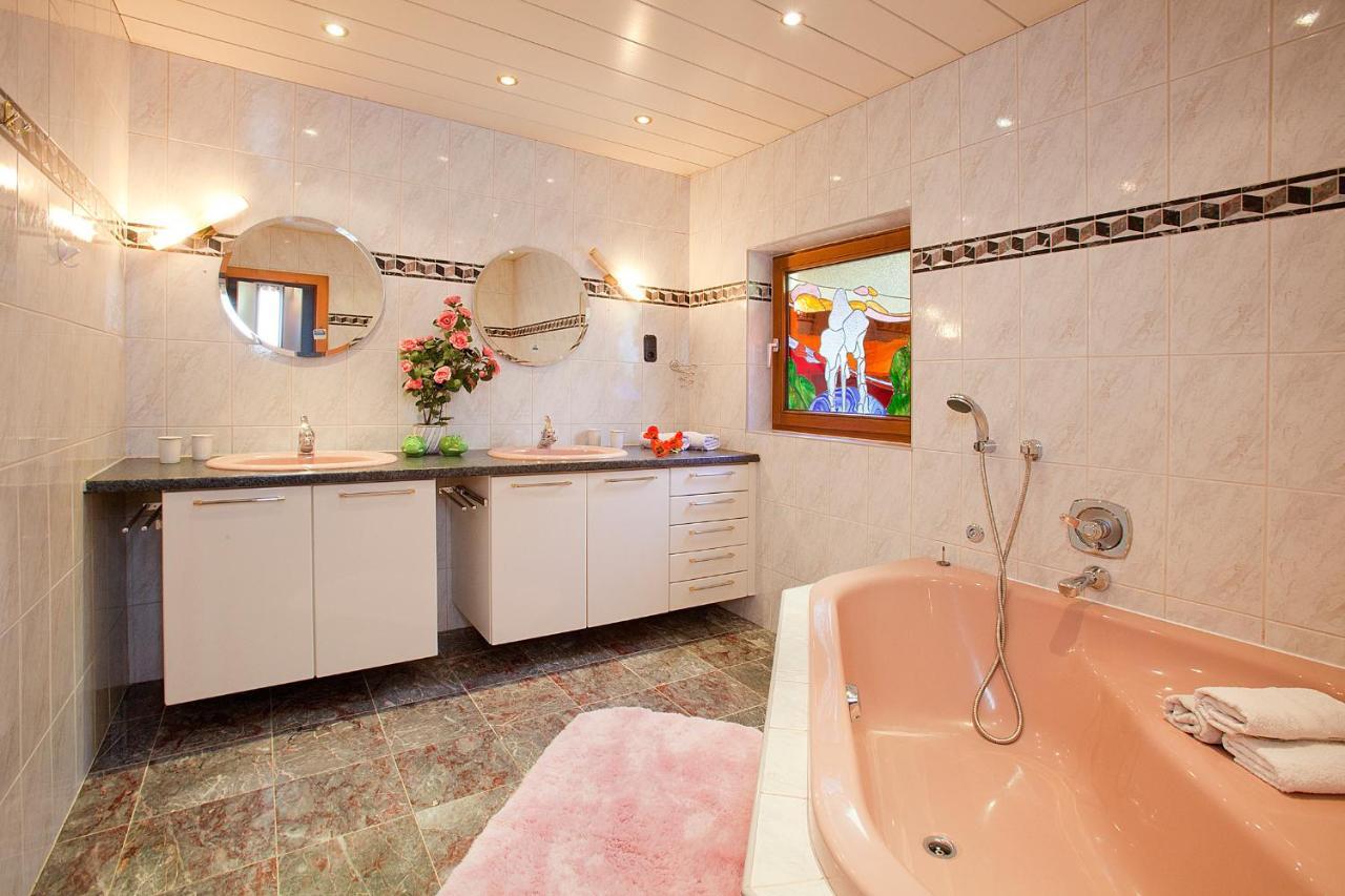 Familienferienhaus Florentine Langenfeld Bagian luar foto
